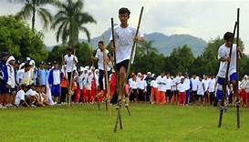 Content image for Olahraga Tradisional Bakiak: Sejarah, Aturan, dan Manfaat Permainan Bakiak